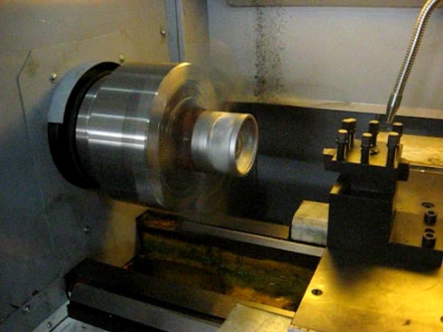 汽車發(fā)動機(jī)活塞(圖1)